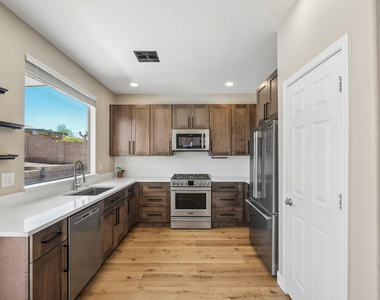 18381 W Mcneil Street - Photo Thumbnail 1