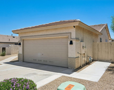 18381 W Mcneil Street - Photo Thumbnail 6