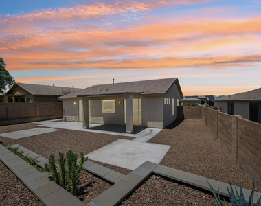 18381 W Mcneil Street - Photo Thumbnail 4