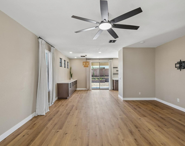 18381 W Mcneil Street - Photo Thumbnail 11
