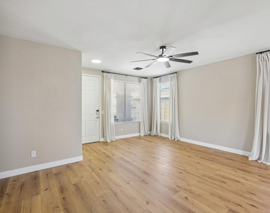 18381 W Mcneil Street - Photo Thumbnail 10