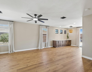 18381 W Mcneil Street - Photo Thumbnail 3