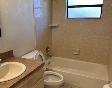 50 Nw 8th Avenue - Photo Thumbnail 4
