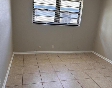 50 Nw 8th Avenue - Photo Thumbnail 3
