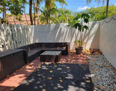 599 Ne 7th Avenue - Photo Thumbnail 13
