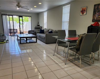599 Ne 7th Avenue - Photo Thumbnail 6