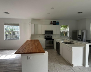 9754 Scribner Lane - Photo Thumbnail 3