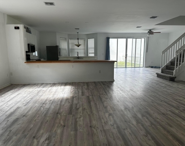 9754 Scribner Lane - Photo Thumbnail 2