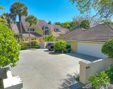 2624 Muirfield Court - Photo Thumbnail 2