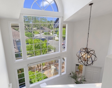 2624 Muirfield Court - Photo Thumbnail 16
