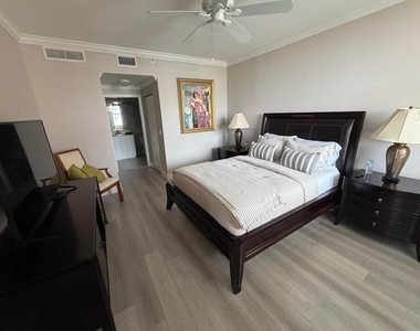 804 E Windward Way - Photo Thumbnail 15