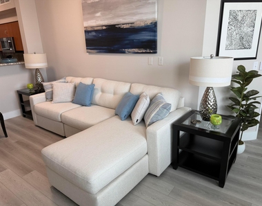 804 E Windward Way - Photo Thumbnail 7