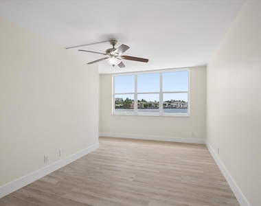 511 Bayshore Drive - Photo Thumbnail 8