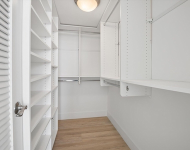 511 Bayshore Drive - Photo Thumbnail 10