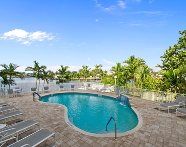 511 Bayshore Drive - Photo Thumbnail 18