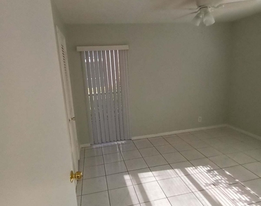 616 Nw 13th Street - Photo Thumbnail 4