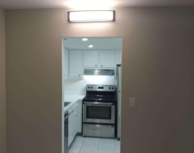 616 Nw 13th Street - Photo Thumbnail 8