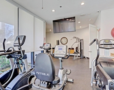 5510 N Ocean Drive - Photo Thumbnail 20