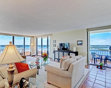 5510 N Ocean Drive - Photo Thumbnail 2