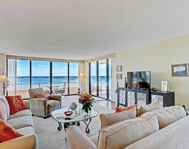 5510 N Ocean Drive - Photo Thumbnail 7