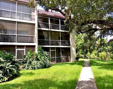 610 Nw 13th Street - Photo Thumbnail 3