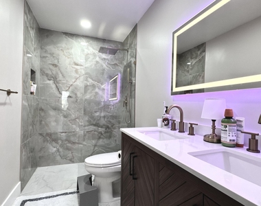 5016 Heatherhill Lane - Photo Thumbnail 6