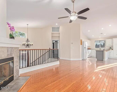 12442 N 42nd Avenue - Photo Thumbnail 7