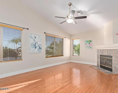 12442 N 42nd Avenue - Photo Thumbnail 8