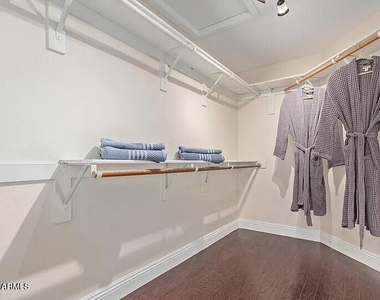 12442 N 42nd Avenue - Photo Thumbnail 17