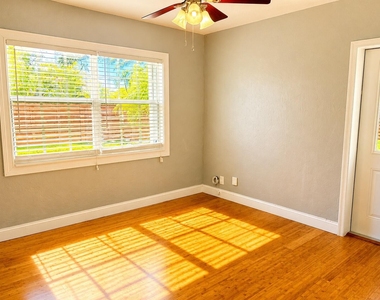 412 Sw 16th Court - Photo Thumbnail 7