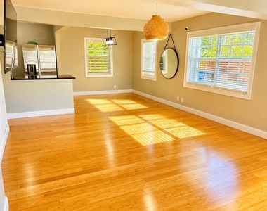 412 Sw 16th Court - Photo Thumbnail 1