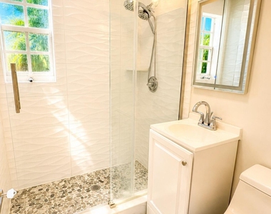 412 Sw 16th Court - Photo Thumbnail 5