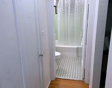 661 Sw 11th Street - Photo Thumbnail 6