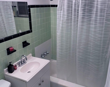 661 Sw 11th Street - Photo Thumbnail 5