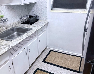 661 Sw 11th Street - Photo Thumbnail 2