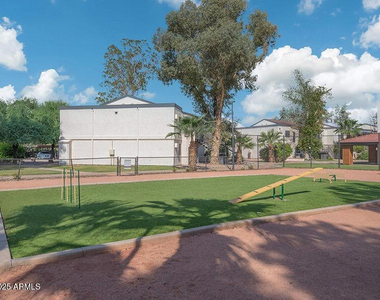13517 W Glendale Avenue - Photo Thumbnail 15