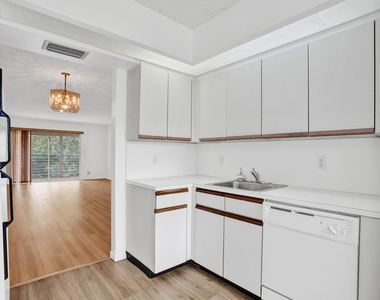 1501 Cayman Way - Photo Thumbnail 5