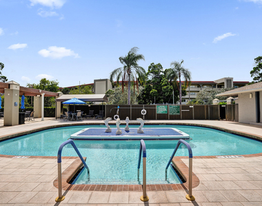 1501 Cayman Way - Photo Thumbnail 18