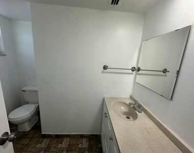 1660 Ne 191st Street - Photo Thumbnail 15