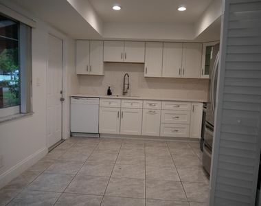 7091 W Sunrise Boulevard - Photo Thumbnail 3