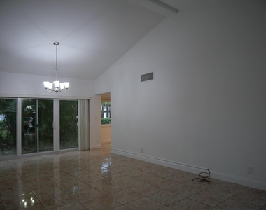 7091 W Sunrise Boulevard - Photo Thumbnail 10