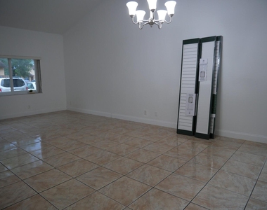 7091 W Sunrise Boulevard - Photo Thumbnail 12