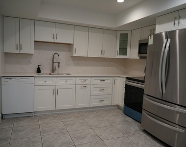 7091 W Sunrise Boulevard - Photo Thumbnail 4