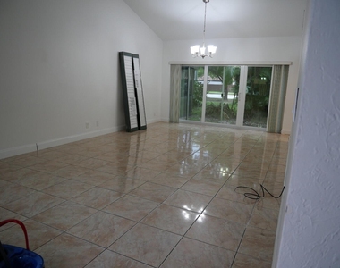7091 W Sunrise Boulevard - Photo Thumbnail 11