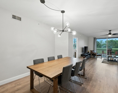 11720 St Andrews Place - Photo Thumbnail 3