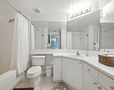 11720 St Andrews Place - Photo Thumbnail 10