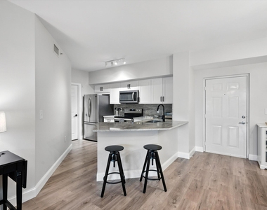 11720 St Andrews Place - Photo Thumbnail 8
