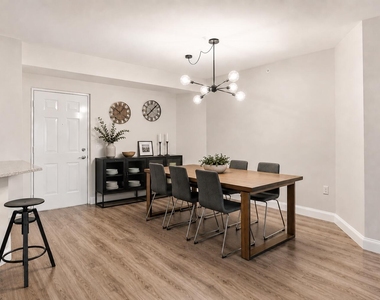 11720 St Andrews Place - Photo Thumbnail 2