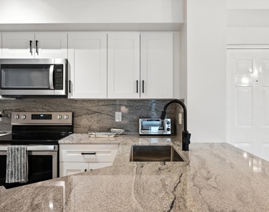 11720 St Andrews Place - Photo Thumbnail 11
