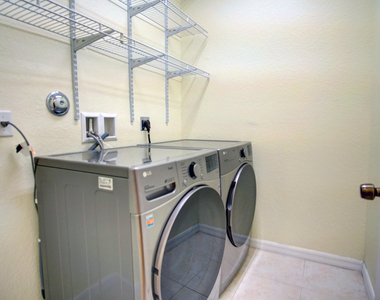 1020 E Longport Circle - Photo Thumbnail 17